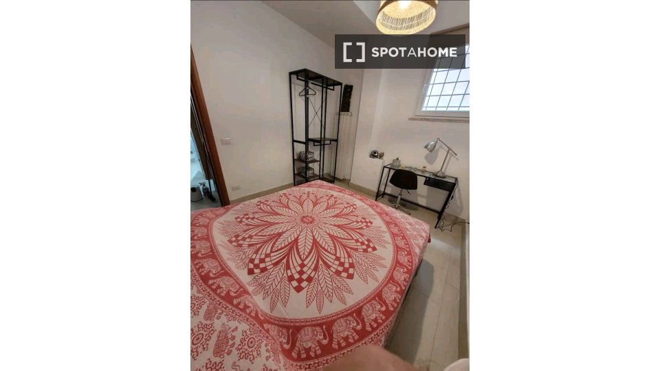 Immagine 10 di Appartamento in affitto  in Vicolo del Mandrione a Roma