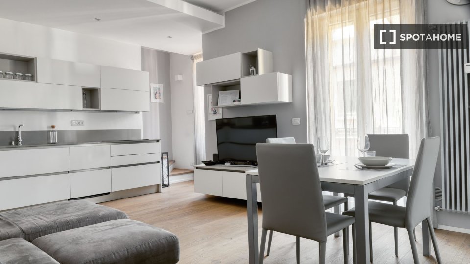 Immagine 1 di Appartamento in affitto  in Via Tortona a Milano