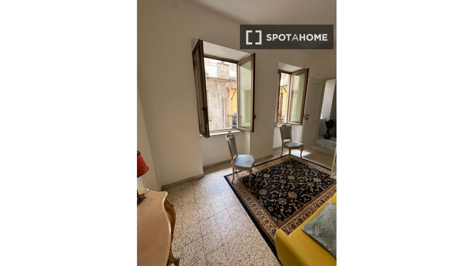 Immagine 3 di Camera condivisa in affitto  in V. Salvator Rosa a Napoli