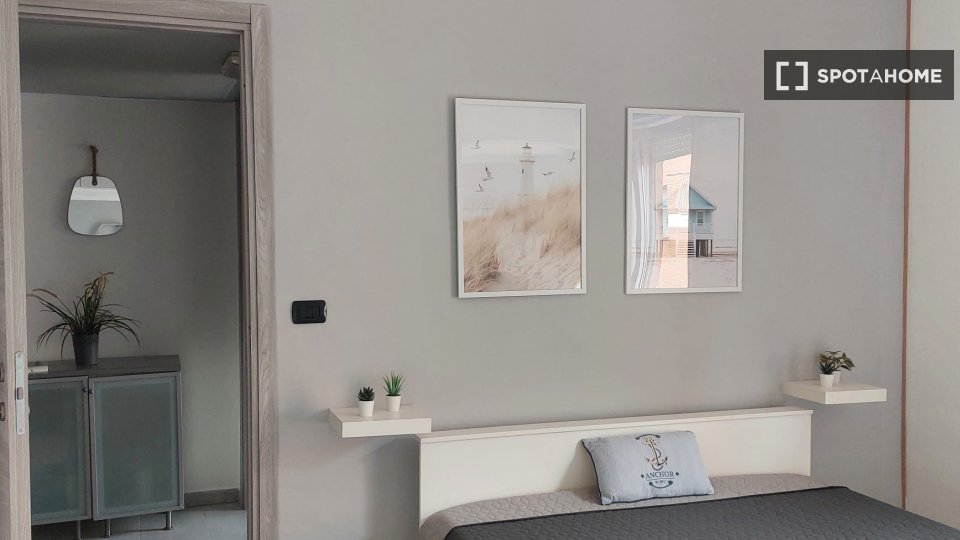 Immagine 8 di Appartamento in affitto  in Via Trinitapoli a Roma