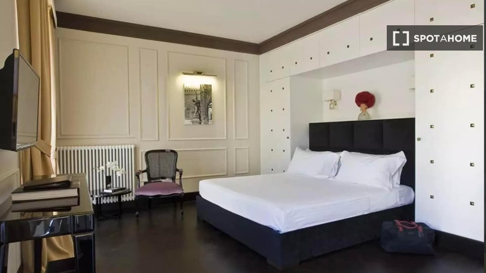 Immagine 12 di Camera condivisa in affitto  in Via dei Brunelleschi a Firenze