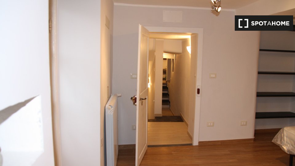 Immagine 17 di Camera condivisa in affitto  in Piazza del Campo a Genova