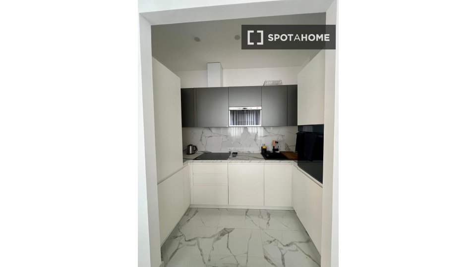 Immagine 11 di Appartamento in affitto  in Via Barnaba Tortolini a Roma