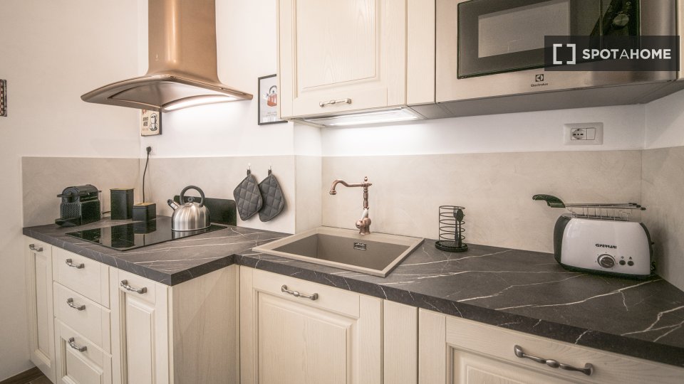 Immagine 11 di Appartamento in affitto  in Via Donatello a Roma