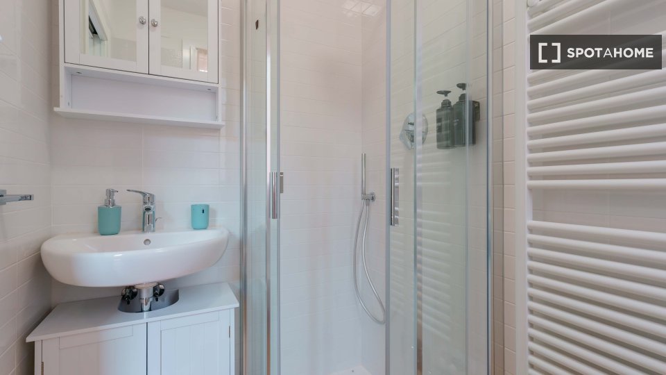 Immagine 14 di Ufficio in affitto  in Via Mascarella a Bologna