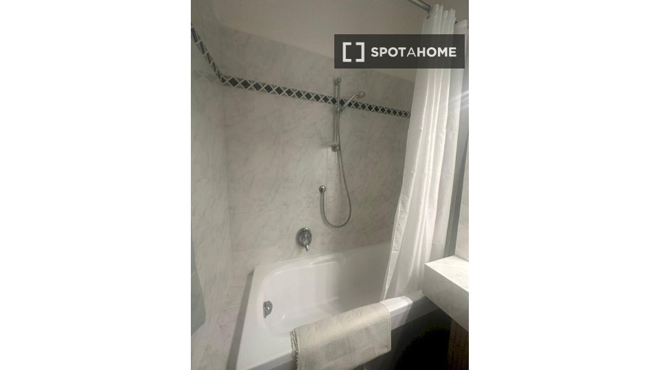 Immagine 7 di Camera condivisa in affitto  in Via Giordano Bruno a Firenze