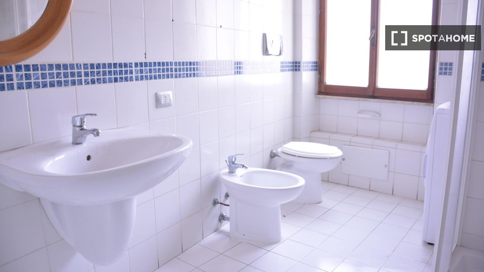 Immagine 12 di Camera condivisa in affitto  in Via Pola n a Cagliari