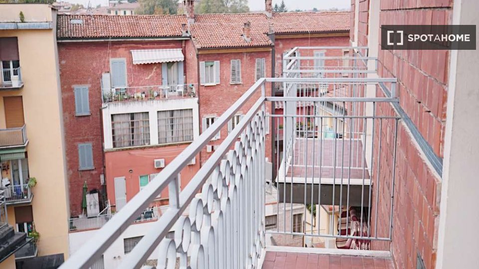 Immagine 8 di Camera condivisa in affitto  in Via Santa Croce a Bologna