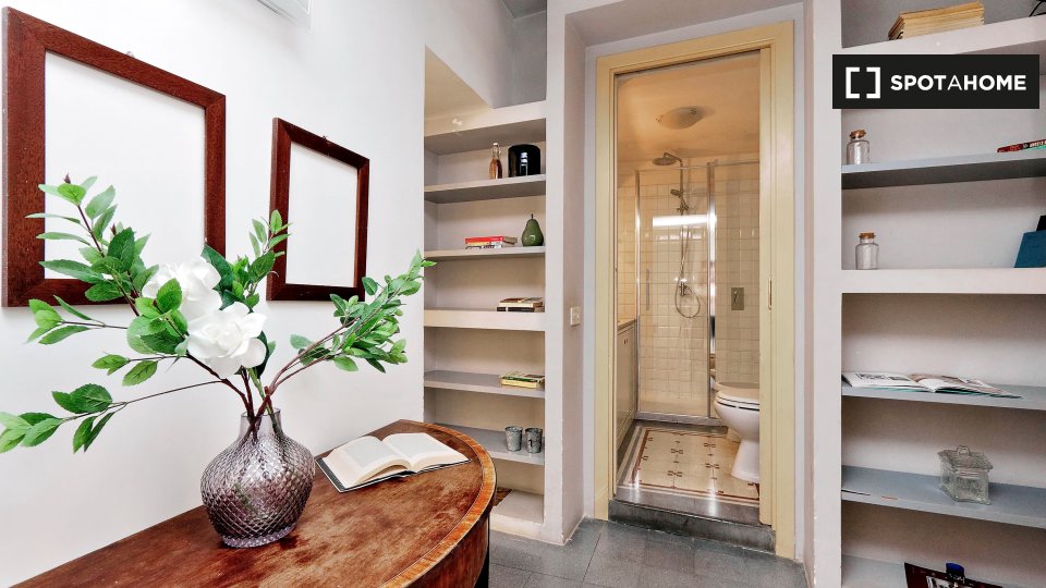 Immagine 4 di Appartamento in affitto  in Borgo Vittorio a Roma