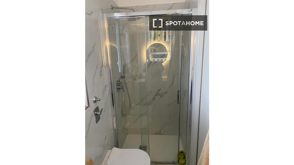 Immagine 16 di Appartamento in affitto  in Via Andrea Solari a Milano