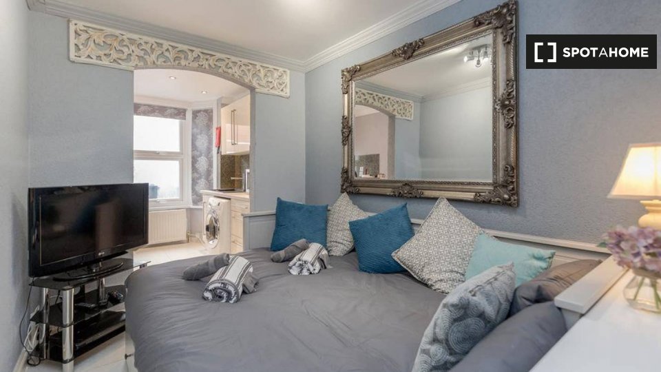 Immagine 3 di Ufficio in affitto  in Watford General Suites GFF Apartment a Watford