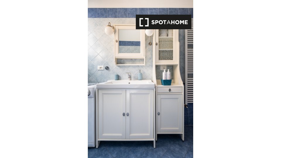 Immagine 15 di Appartamento in affitto  in Viale della Repubblica a Bologna