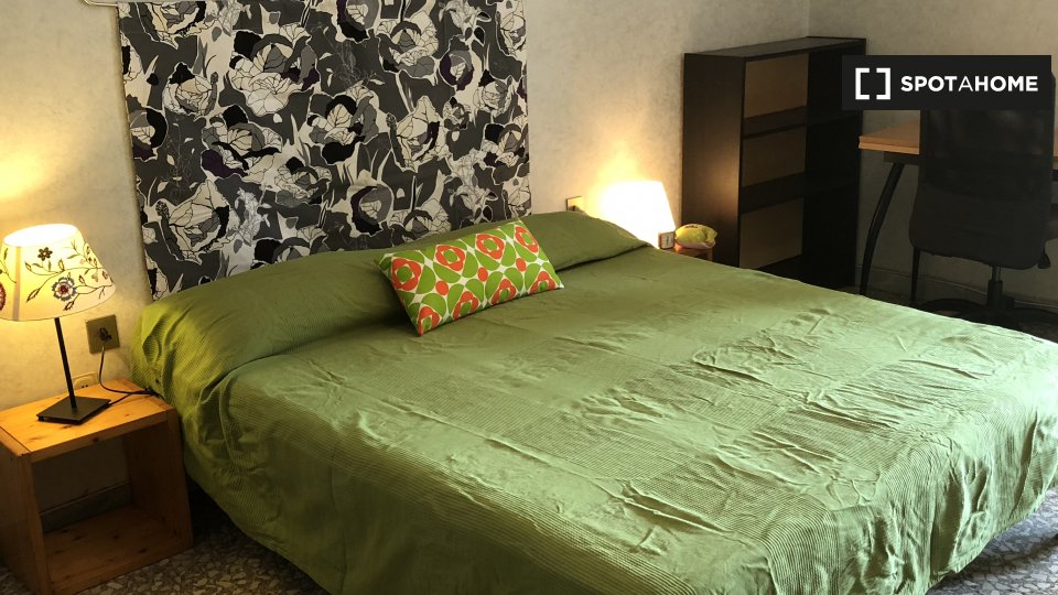 Immagine 4 di Camera condivisa in affitto  in Viale Furio Camillo, 00181 Roma RM, Italy a Roma