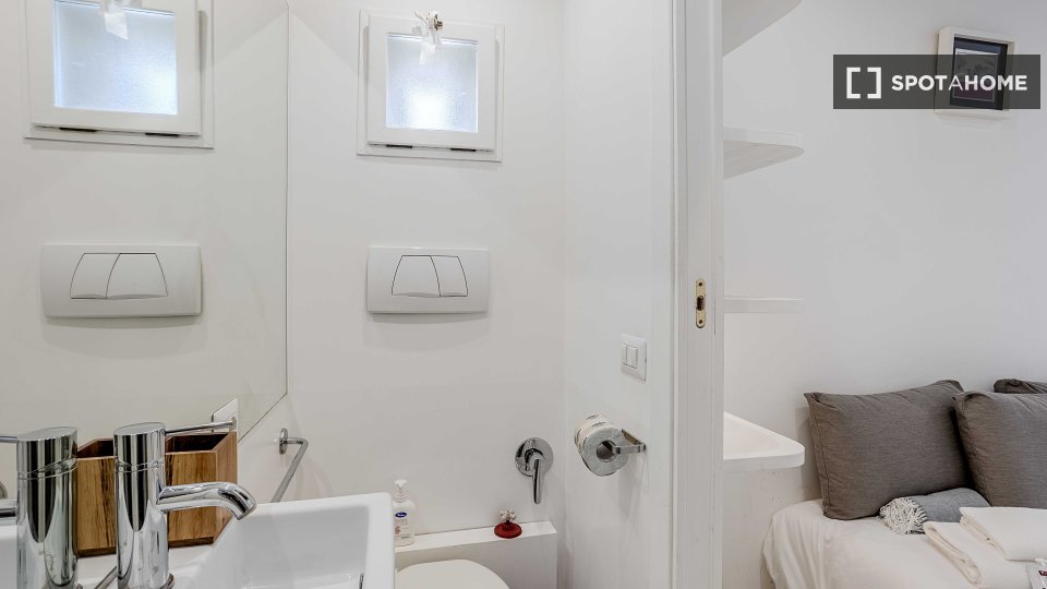 Immagine 8 di Ufficio in affitto  in Via Chiana a Roma