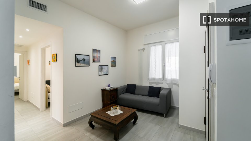 Immagine 1 di Appartamento in affitto  in Via Aurelio Saffi a Bologna