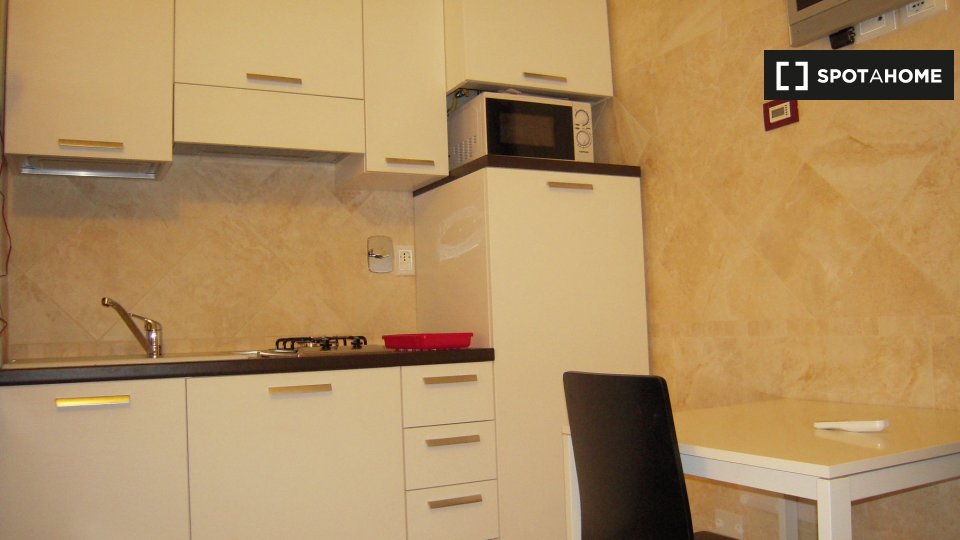 Immagine 6 di Ufficio in affitto  in Via Palestro a Bologna