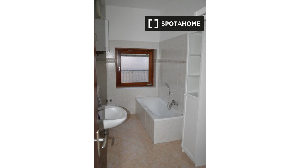 Immagine 8 di Camera condivisa in affitto  in Via delle Orfane a Trento