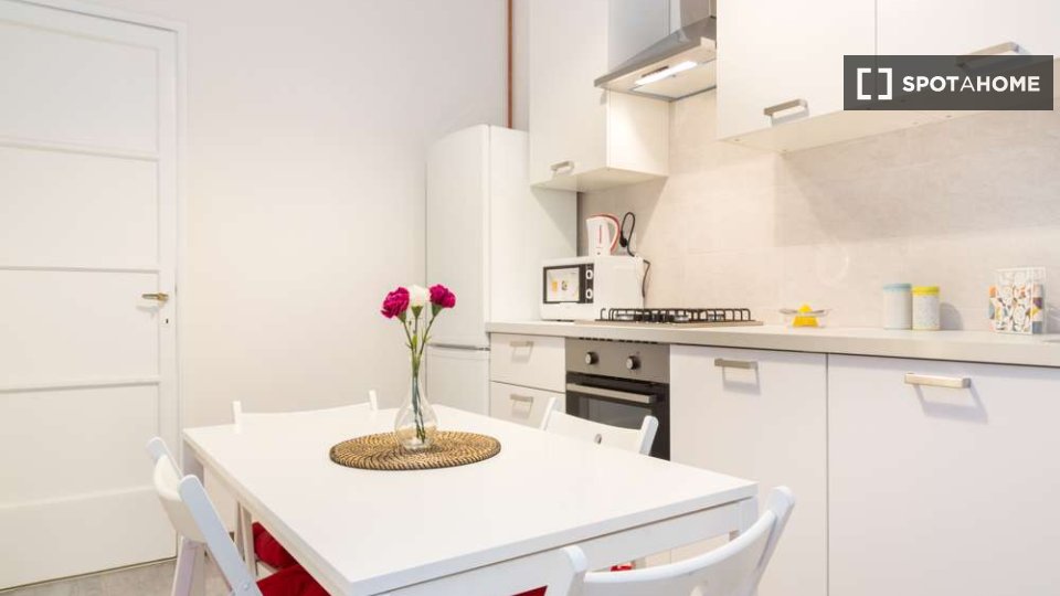 Immagine 8 di Camera condivisa in affitto  in Via Alfredo Campanini a Milano