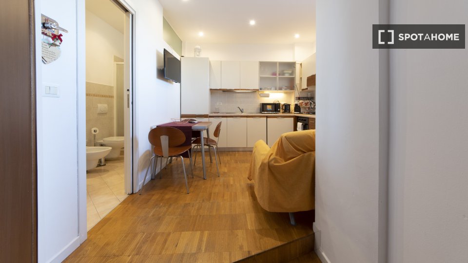 Immagine 3 di Ufficio in affitto  in Viale Angelo Masini a Bologna