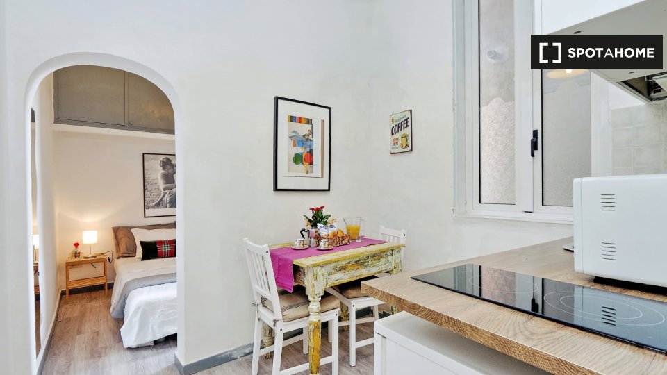 Immagine 10 di Ufficio in affitto  in Via Garibaldi a Roma