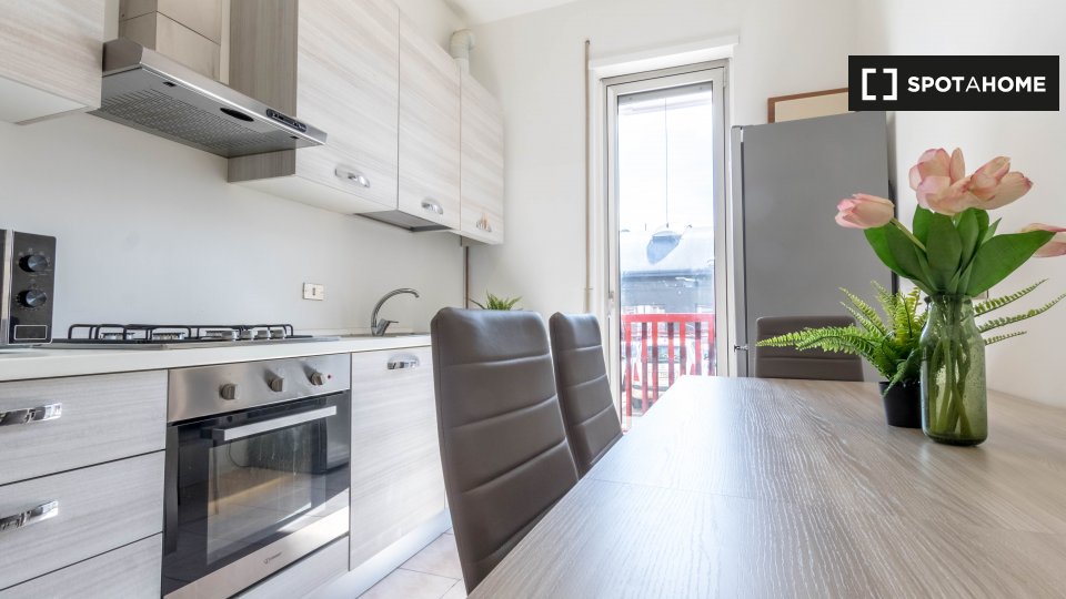 Immagine 11 di Camera condivisa in affitto  in Via Guido Guarini Matteucci a Milano