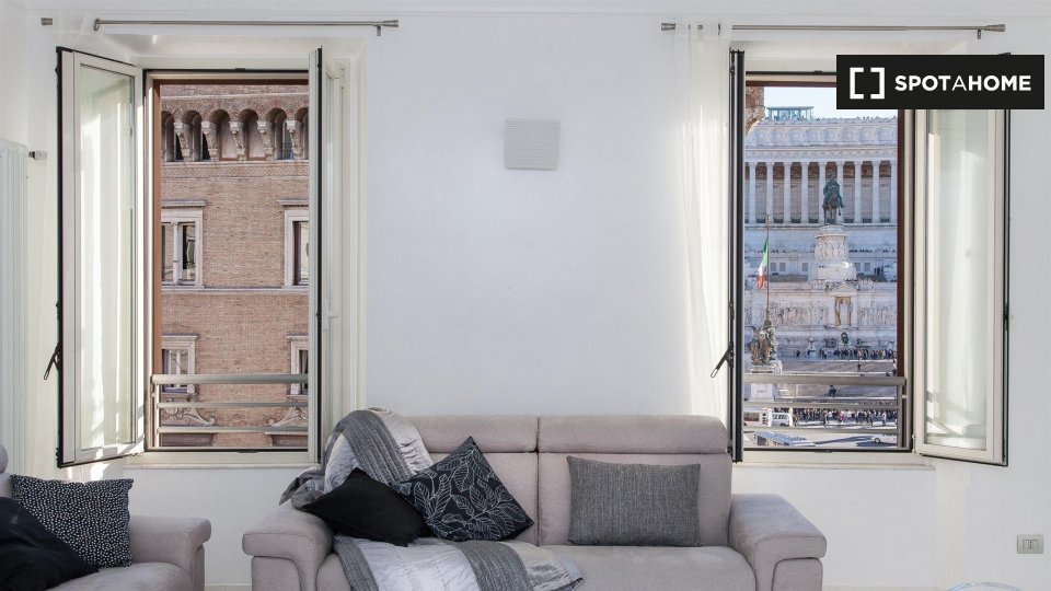 Immagine 6 di Appartamento in affitto  in Via Cesare Battisti a Roma