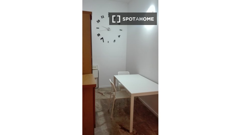 Immagine 7 di Camera condivisa in affitto  in Via Luigi Vestri a Bologna