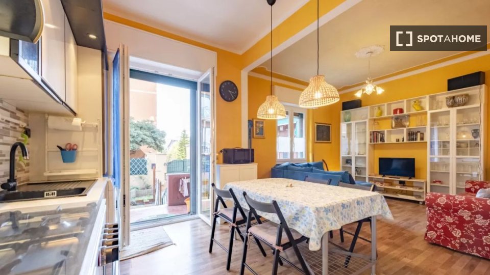 Immagine 1 di Appartamento in affitto  in Via Asolo a Genova