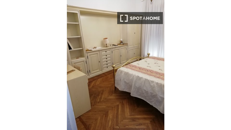 Immagine 3 di Camera condivisa in affitto  in Corso Aldo Gastaldi a Genova