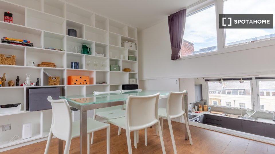 Immagine 12 di Appartamento in affitto  in flat a 