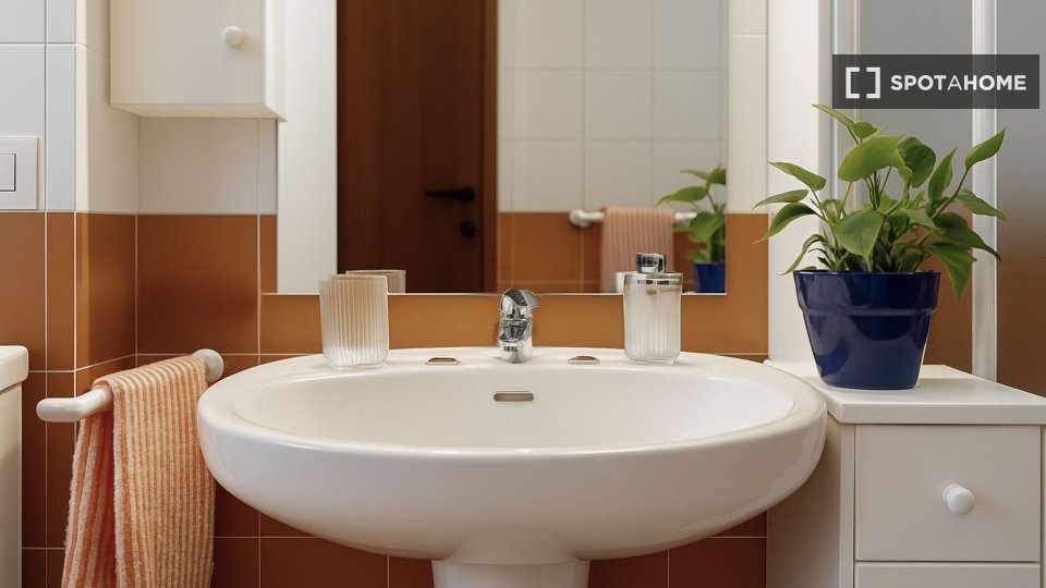 Immagine 12 di Appartamento in affitto  in Corso S. Gottardo a Milano