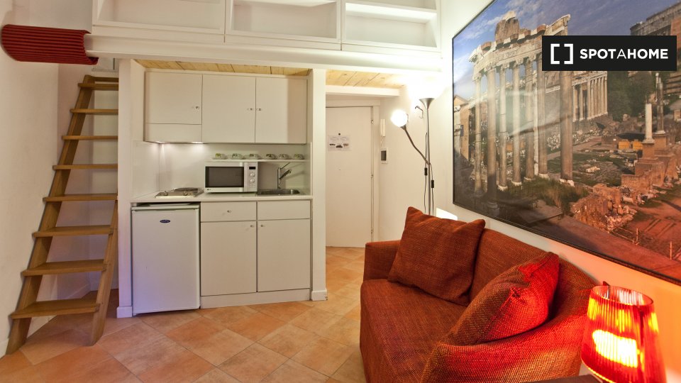 Immagine 6 di Ufficio in affitto  in Via Frangipane, 00184 Roma RM, Italy a Roma