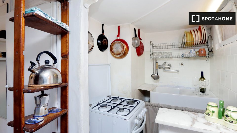 Immagine 12 di Ufficio in affitto  in Via Garibaldi a Roma