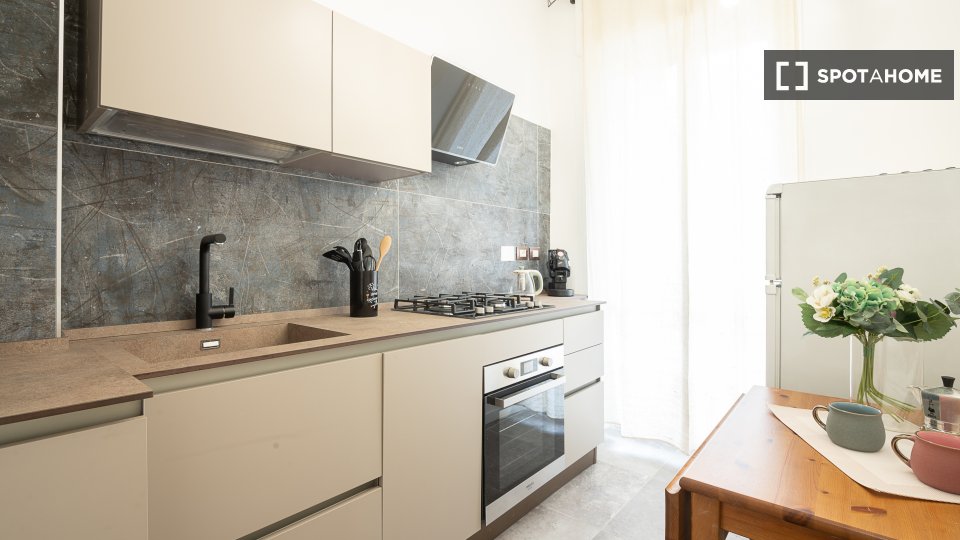 Immagine 11 di Appartamento in affitto  in Via Satrico a Roma