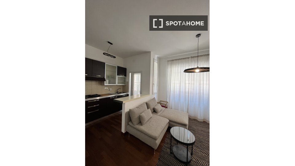 Immagine 6 di Appartamento in affitto  in Via Muzio Attendolo a Roma