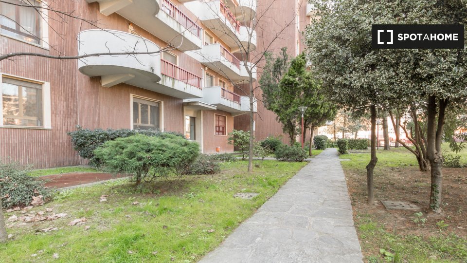 Immagine 14 di Camera condivisa in affitto  in Via Guido Guarini Matteucci a Milano