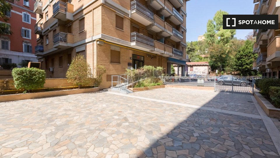 Immagine 11 di Ufficio in affitto  in Via Gualtiero Serafino a Roma