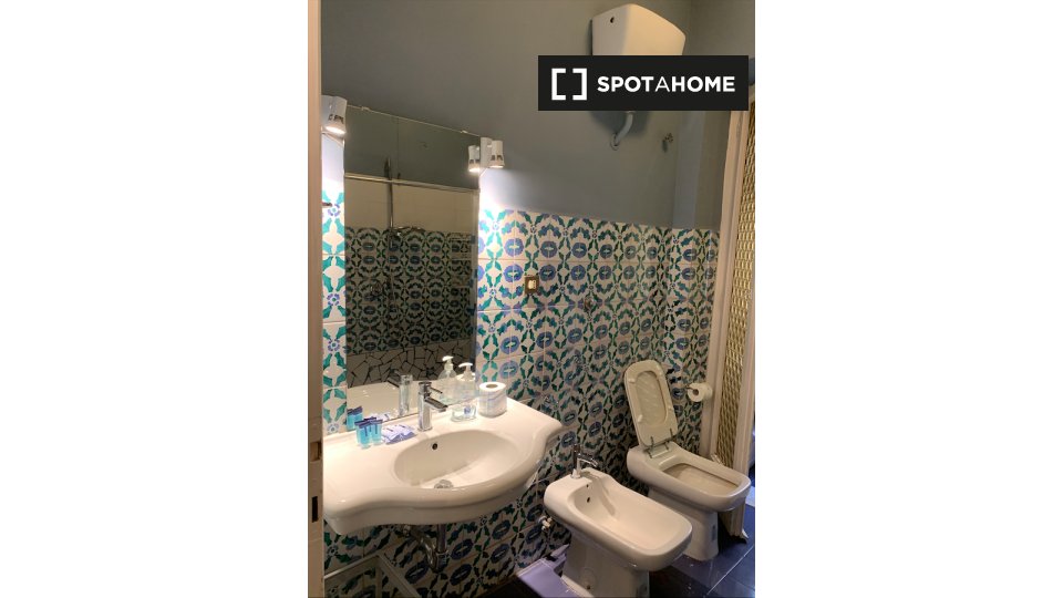 Immagine 7 di Appartamento in affitto  in Via dell'Archetto a Roma