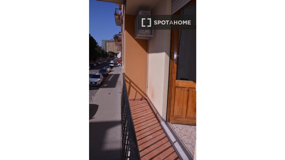 Immagine 14 di Camera condivisa in affitto  in Via Lombardia a Cagliari