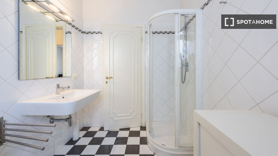 Immagine 4 di Appartamento in affitto  in Via Frà Domenico Buonvicini a Firenze