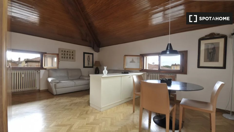 Immagine 1 di Appartamento in affitto  in Piazza S. Martino a Bologna