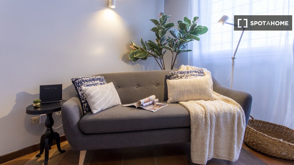 Immagine 10 di Appartamento in affitto  in Via S. Giovanni in Argentella a Roma