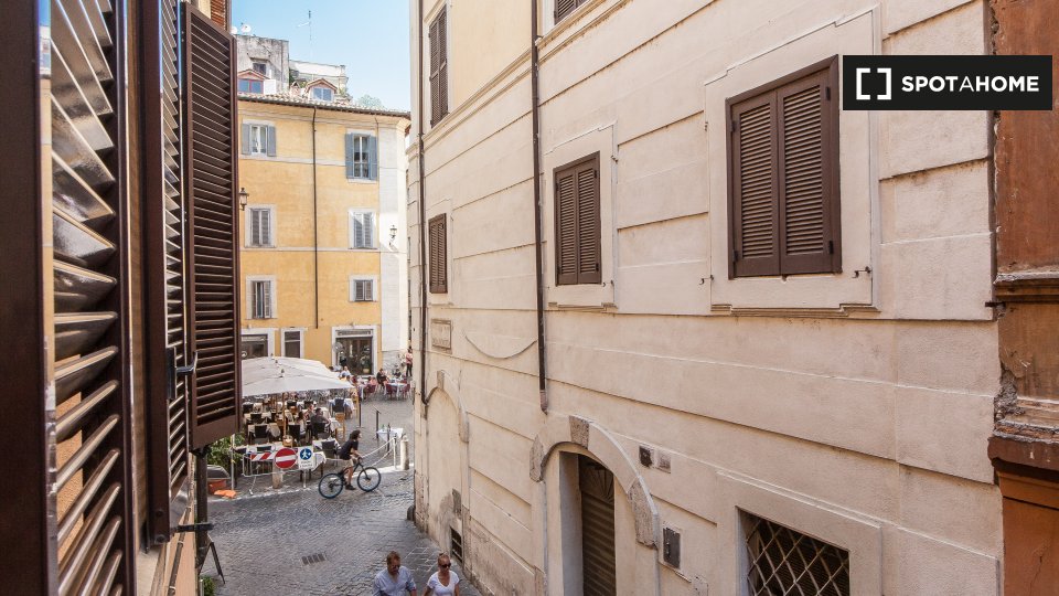 Immagine 18 di Appartamento in affitto  in Piazza Rondanini a Roma