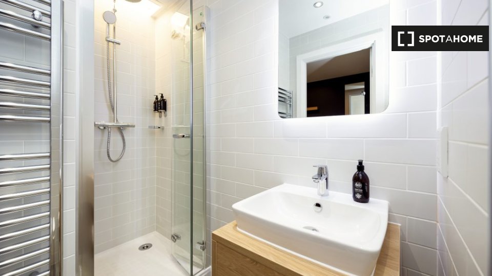 Immagine 4 di Ufficio in affitto  in King's Stables Rd a Old Town