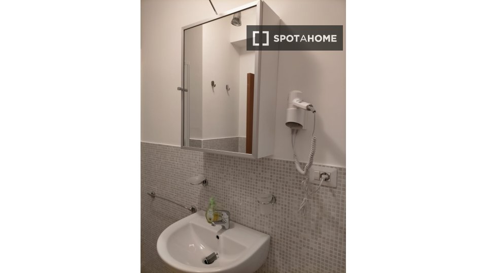 Immagine 5 di Ufficio in affitto  in Via Prenestina a Roma