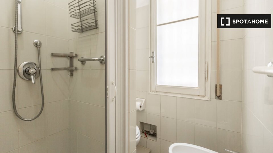 Immagine 17 di Camera condivisa in affitto  in Via Bambaglioli Graziolo a Bologna