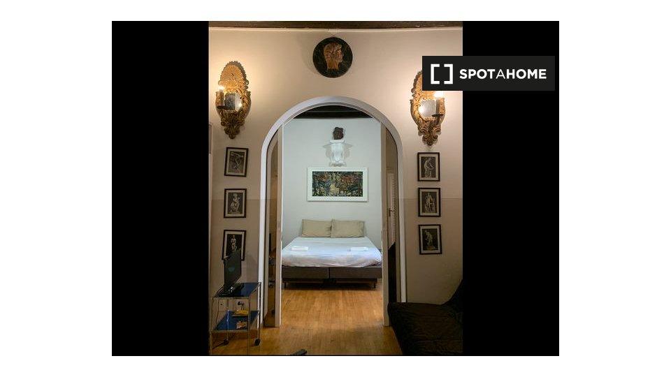 Immagine 11 di Appartamento in affitto  in Via dell'Archetto a Roma