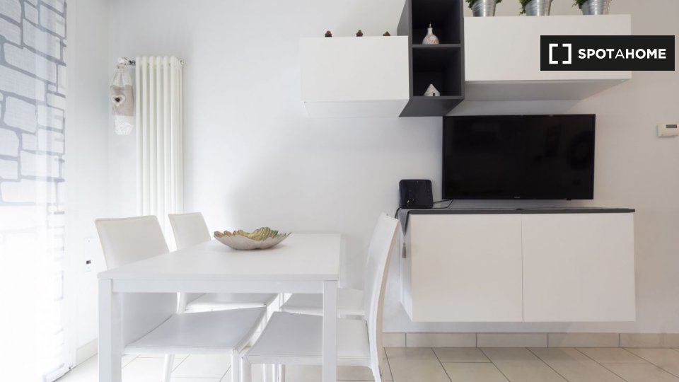 Immagine 7 di Appartamento in affitto  in Via Pasubio a Bologna