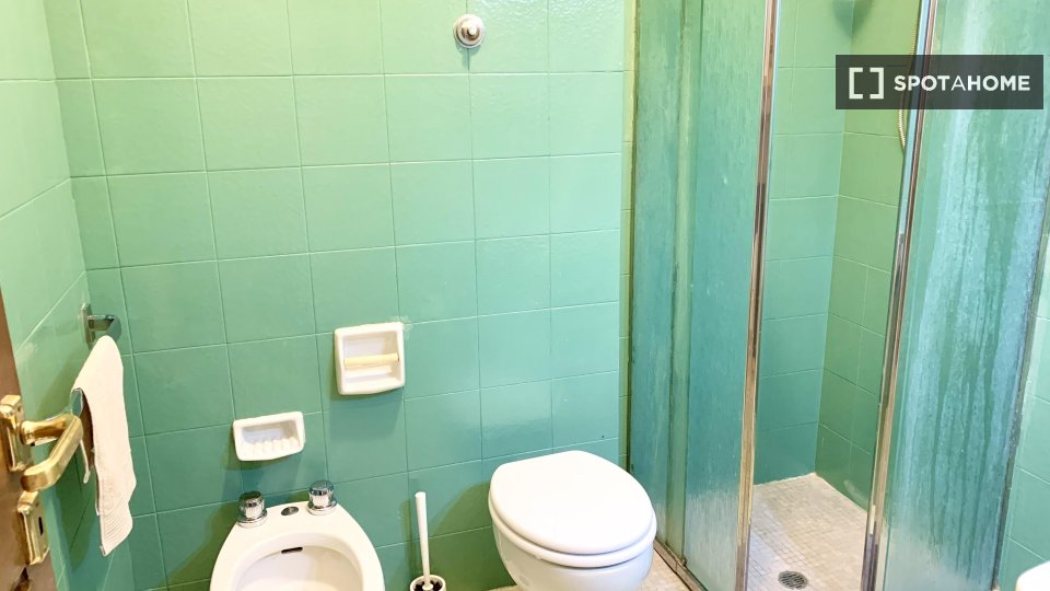 Immagine 19 di Camera condivisa in affitto  in VIALE F. REDI a Firenze