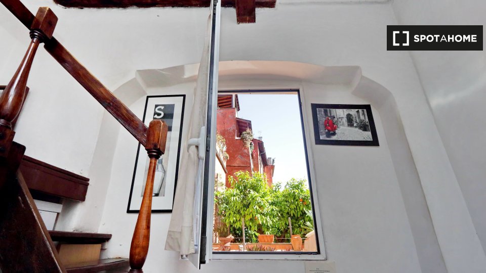 Immagine 9 di Ufficio in affitto  in Via Garibaldi a Roma